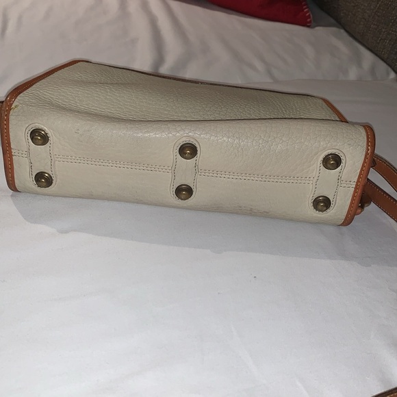 Vintage Gently Loved Dooney & Bourke All Weather Pebbled Leather Crossbody - Picture 5 of 12